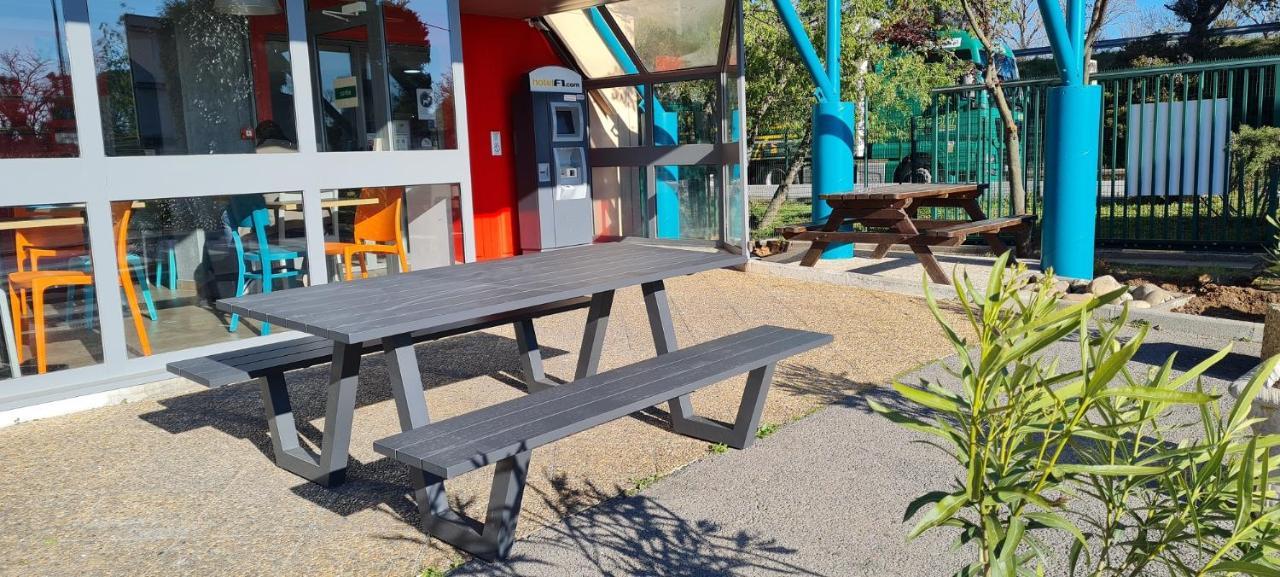 Hotelf1 Frejus Roquebrune Sur Argens Exterior foto