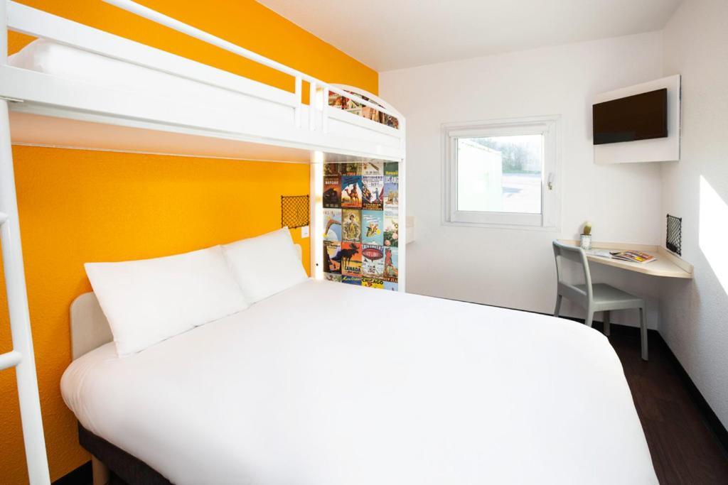 Hotelf1 Frejus Roquebrune Sur Argens Exterior foto