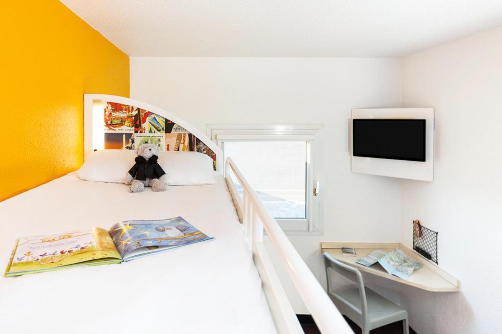Hotelf1 Frejus Roquebrune Sur Argens Exterior foto